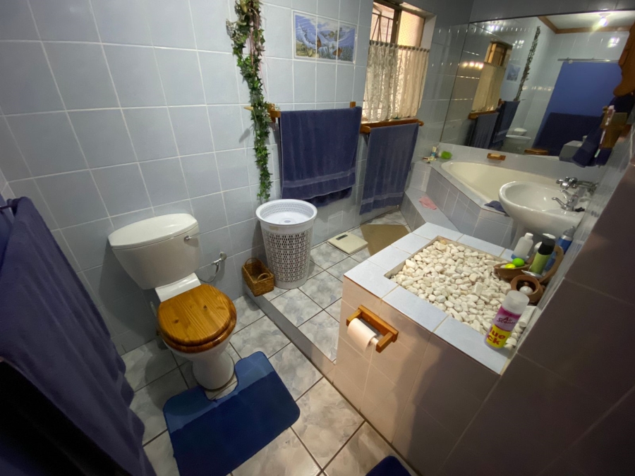 8 Bedroom Property for Sale in Baillie Park North West